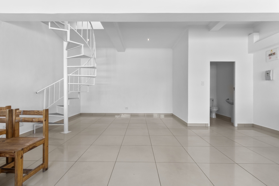 1 Bedroom Property for Sale in Heathfield Western Cape